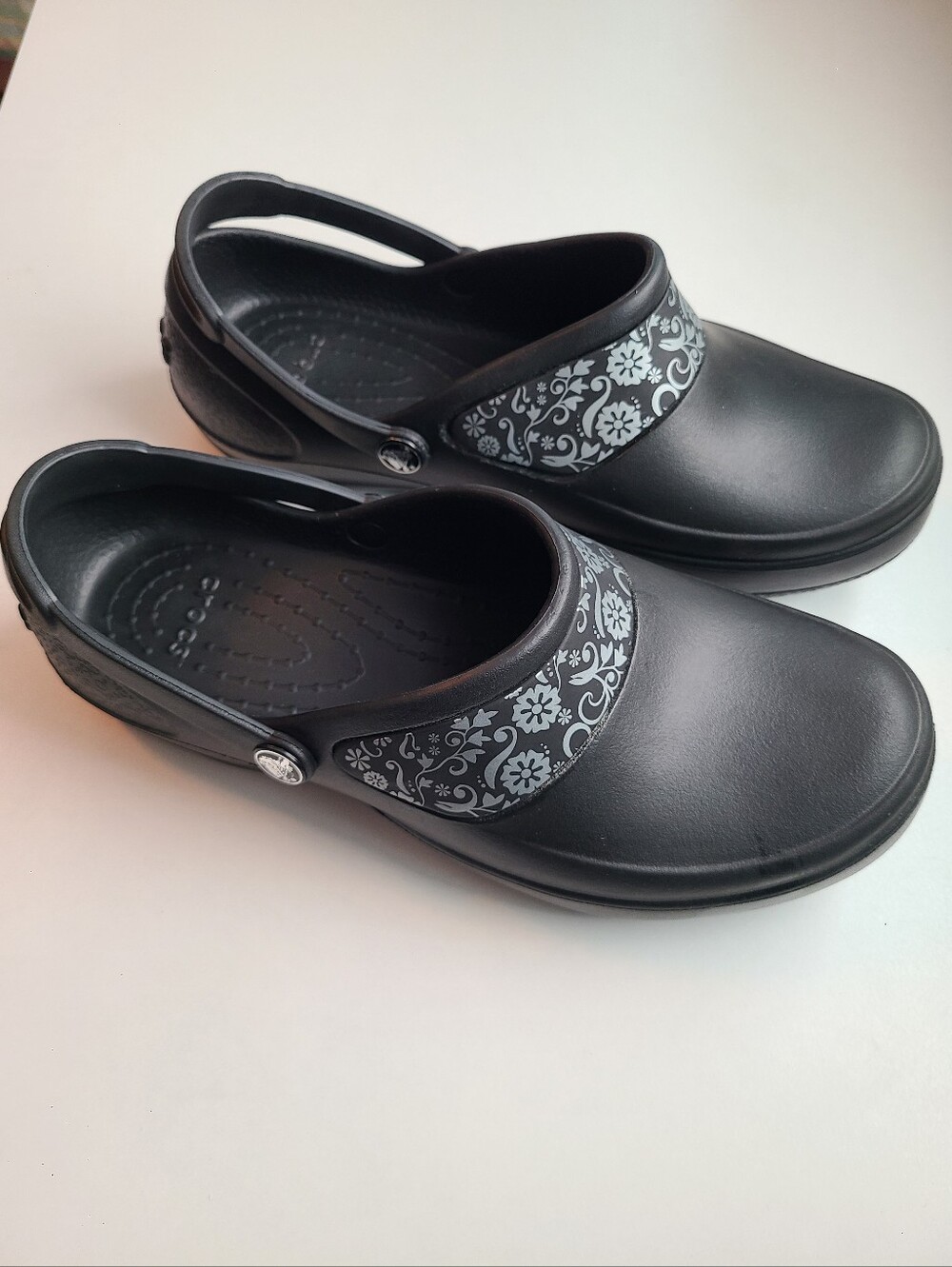 CROCS Women's Black Clogs with Gray Floral Strap